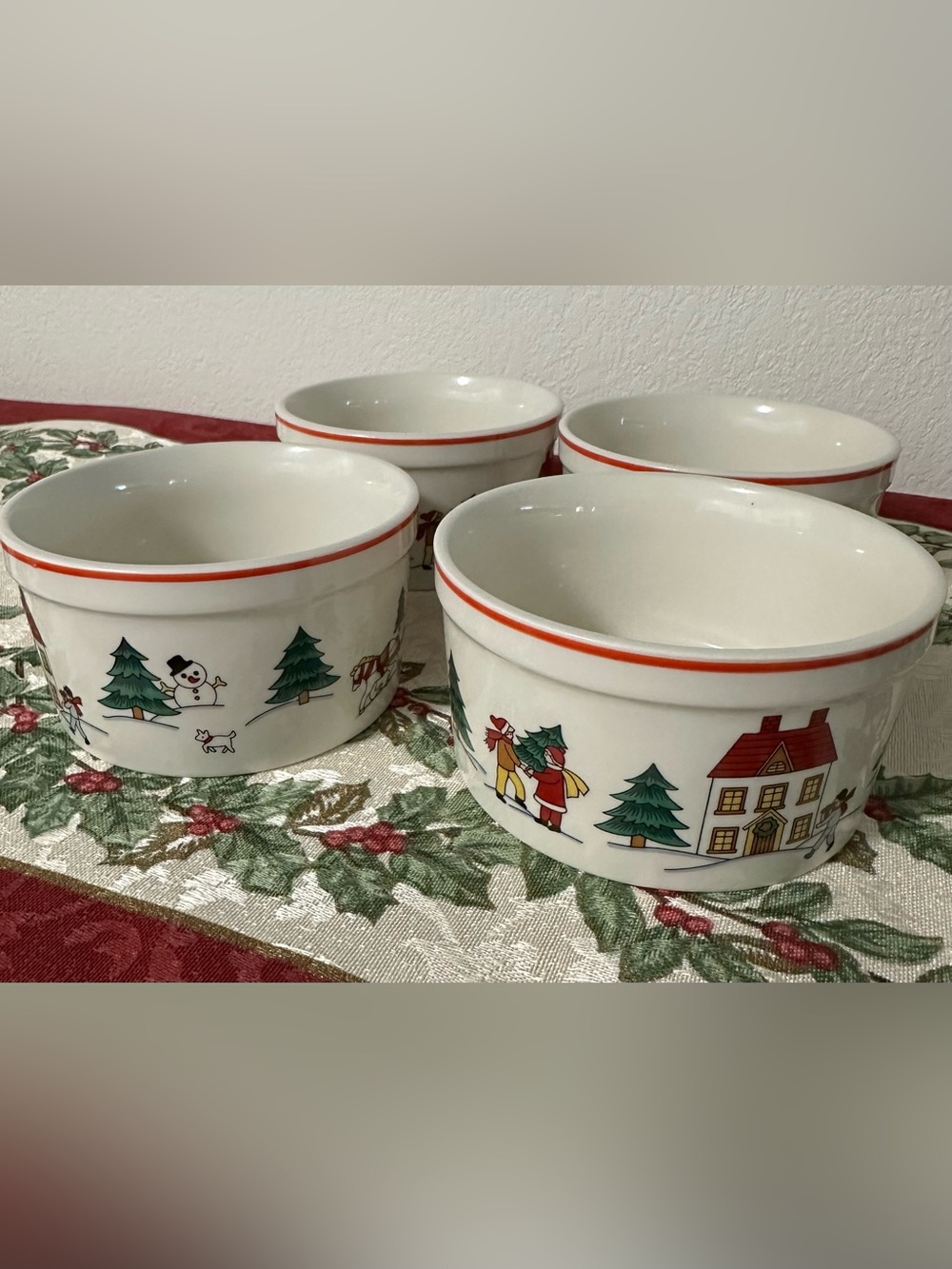 “The Joy of Christmas” Set of 4 Candy/Nut/Treat Bowls VINTAGE 1987
